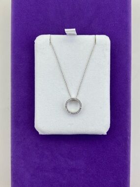 💛 Classic 10k White Gold Circle Pavé Diamond Pendant Necklace